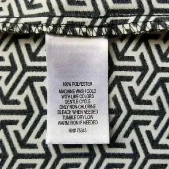 Adrienne Vittadini Sleeveless Shift Dress 4 - Picture 5 of 5